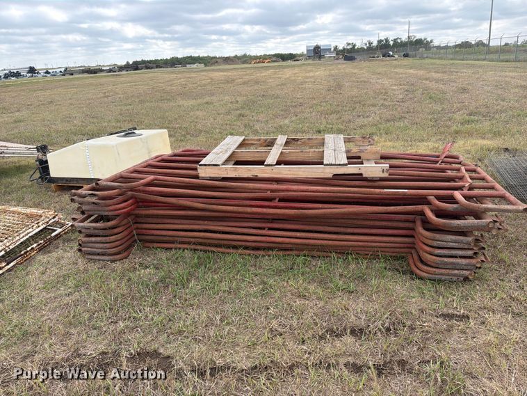 image for item EI7691 Livestock panels