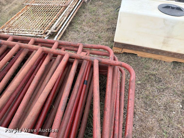 image for item EI7691 Livestock panels