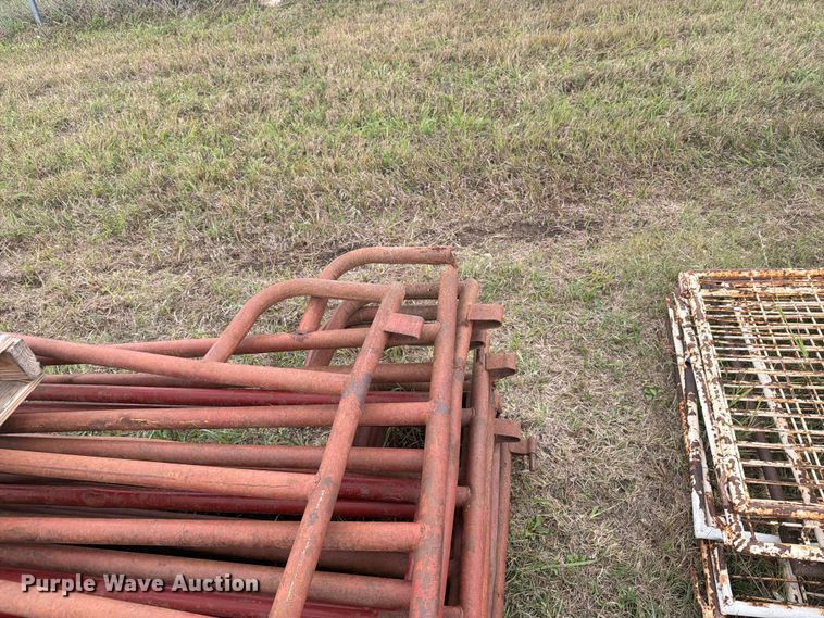 image for item EI7691 Livestock panels