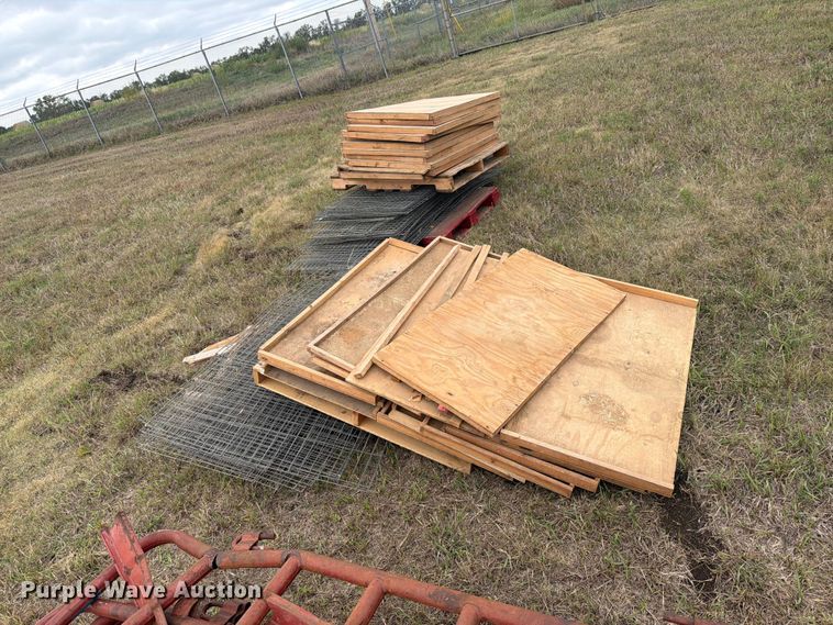 image for item EI7692 Poultry cages