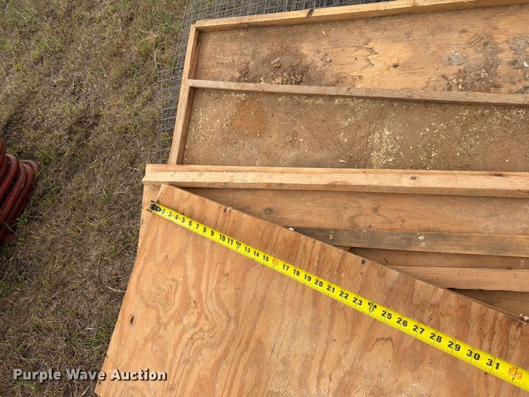 image for item EI7692 Poultry cages
