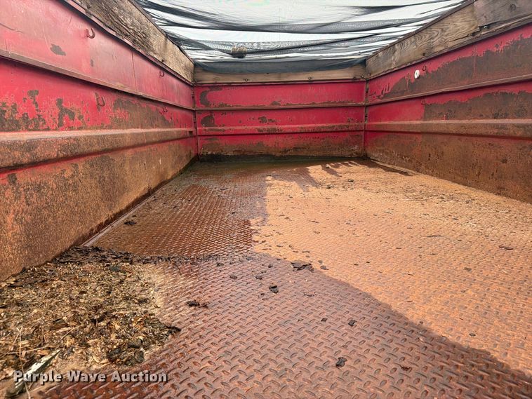 image for item EI7694 1974 Ford F700 grain truck