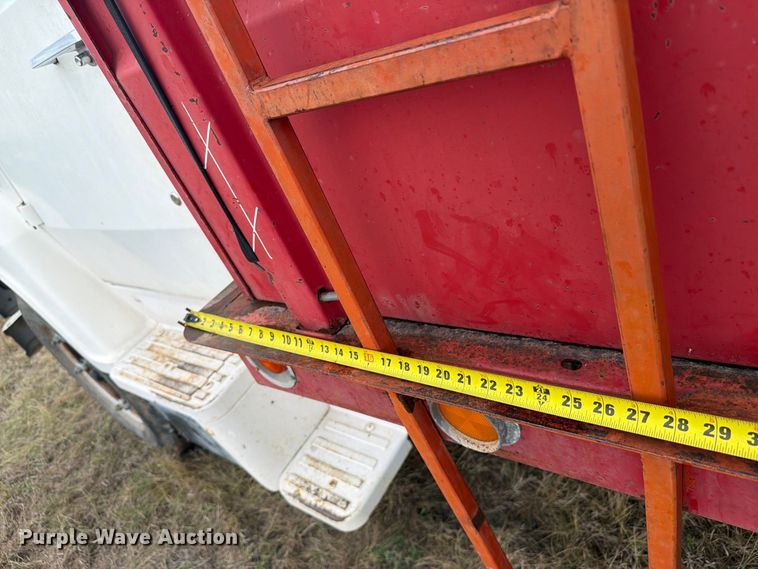 image for item EI7694 1974 Ford F700 grain truck