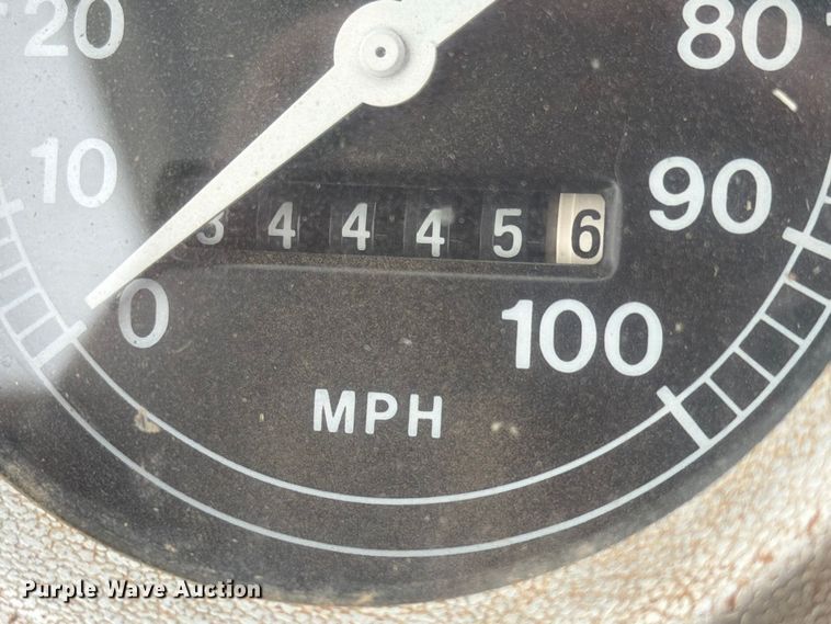 image for item EI7694 1974 Ford F700 grain truck