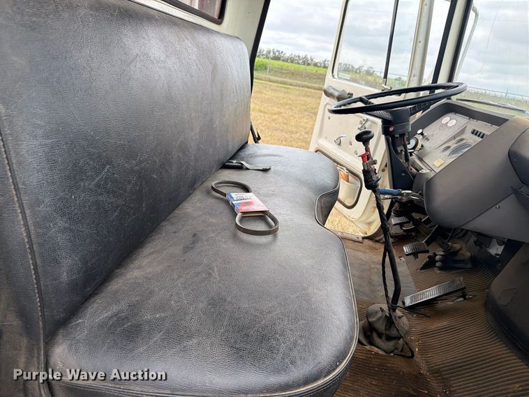 image for item EI7694 1974 Ford F700 grain truck