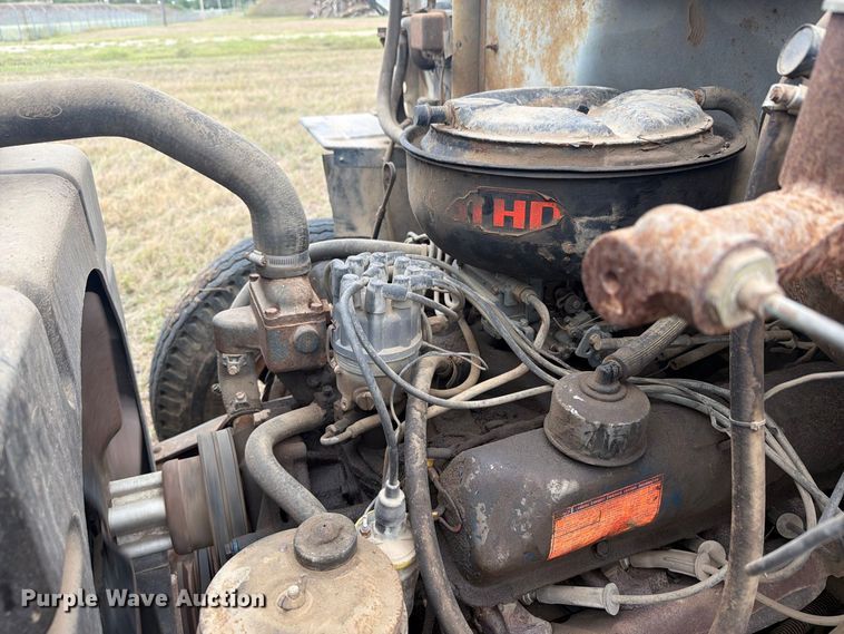 image for item EI7694 1974 Ford F700 grain truck