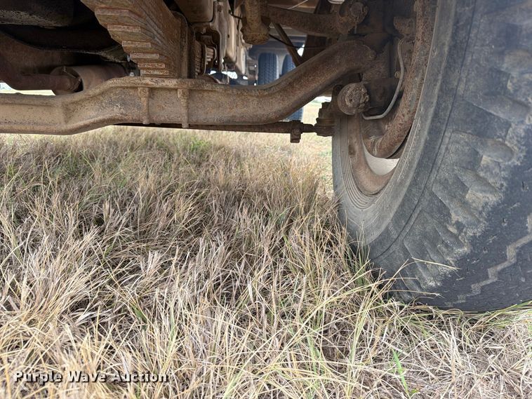 image for item EI7694 1974 Ford F700 grain truck