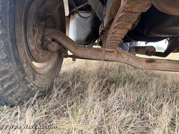 image for item EI7694 1974 Ford F700 grain truck