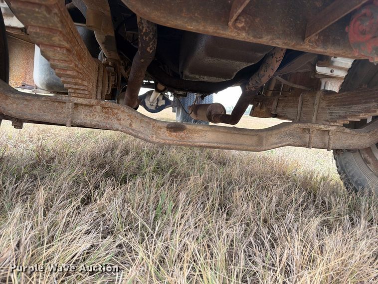 image for item EI7694 1974 Ford F700 grain truck