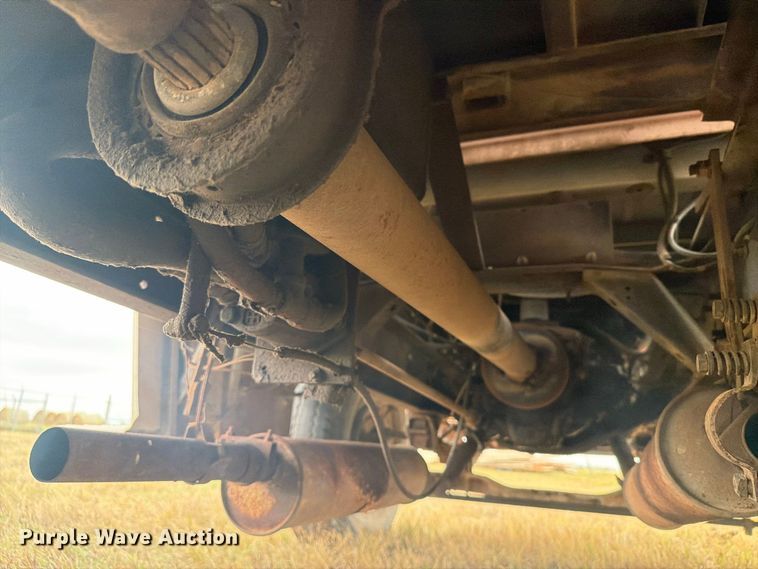 image for item EI7694 1974 Ford F700 grain truck