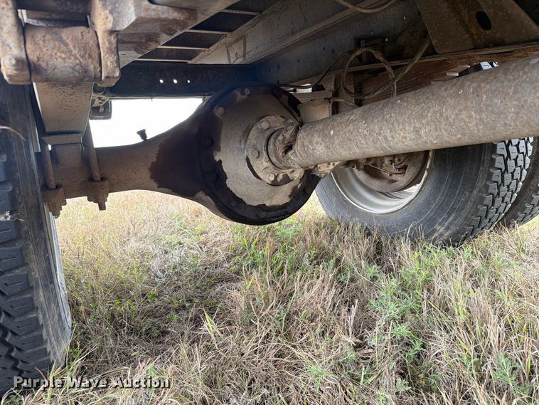 image for item EI7694 1974 Ford F700 grain truck