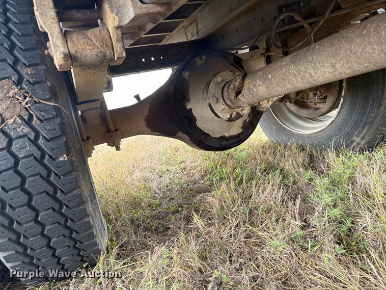 image for item EI7694 1974 Ford F700 grain truck