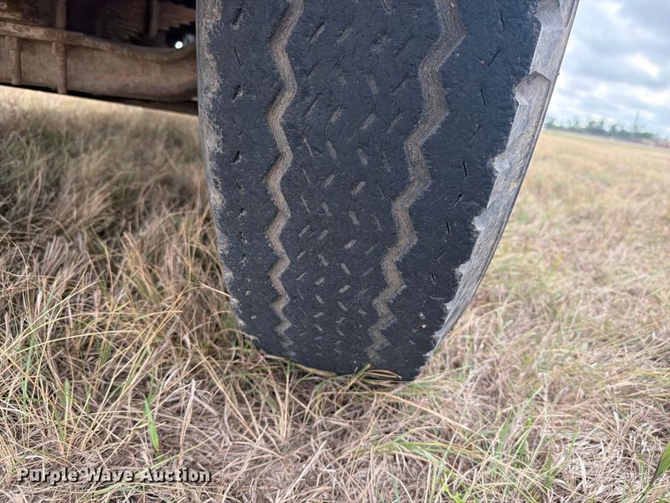 image for item EI7694 1974 Ford F700 grain truck