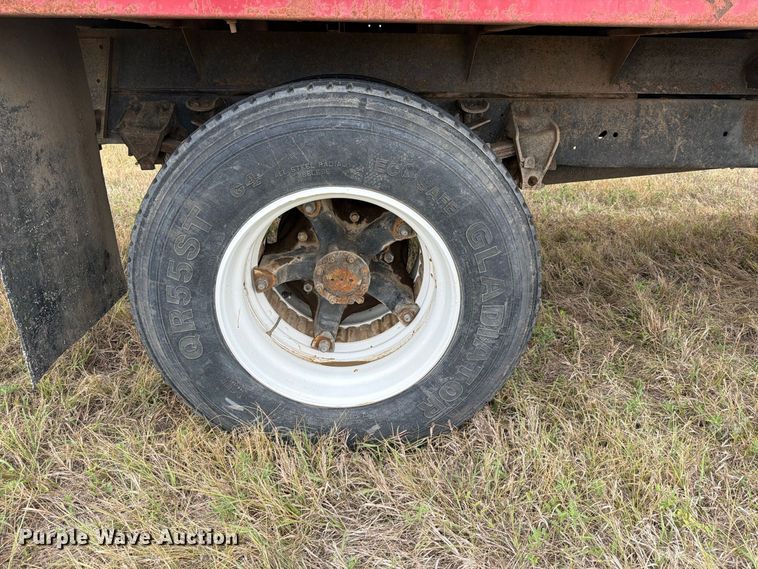 image for item EI7694 1974 Ford F700 grain truck