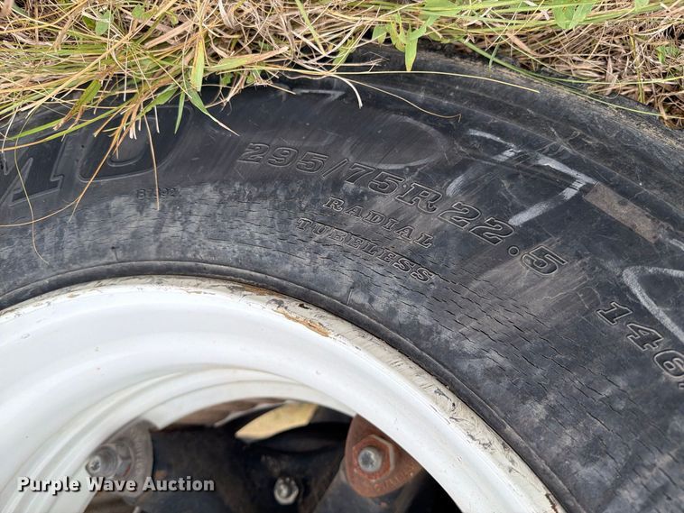 image for item EI7694 1974 Ford F700 grain truck