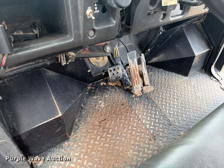 image for item EI7695 2008 Kawasaki Mule 3010 utility vehicle