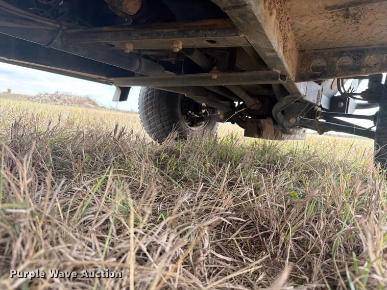 image for item EI7695 2008 Kawasaki Mule 3010 utility vehicle