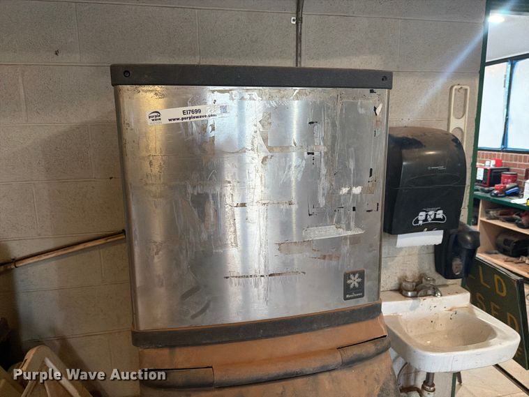 image for item EI7699 Manitowot ice maker