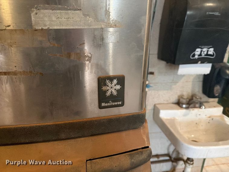 image for item EI7699 Manitowot ice maker
