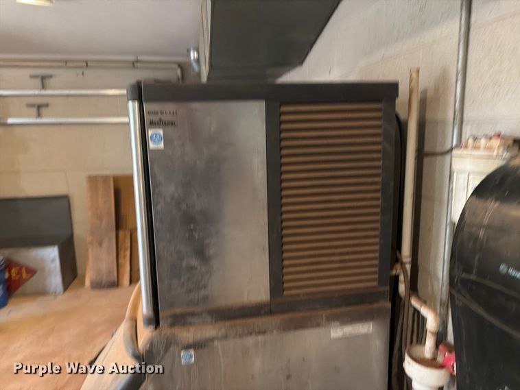 image for item EI7699 Manitowot ice maker