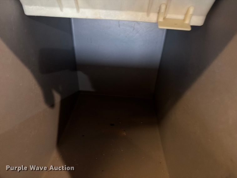 image for item EI7699 Manitowot ice maker