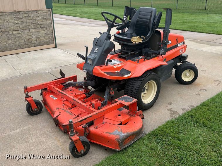 Kubota F2560 lawn mower
