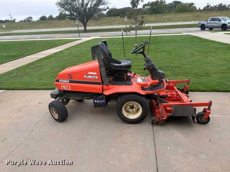 image for item EI7702 Kubota F2560 lawn mower