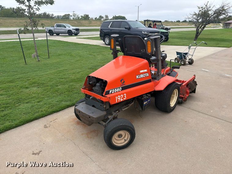 image for item EI7702 Kubota F2560 lawn mower