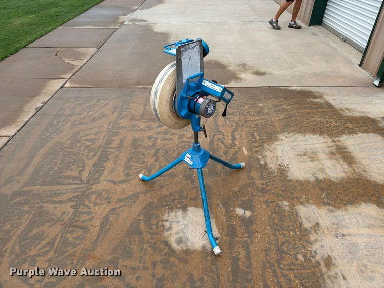 Jugs pitching machine