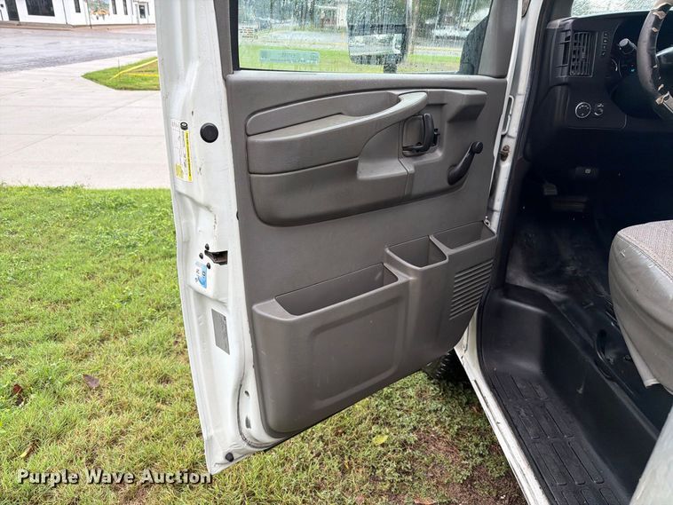 image for item EI7765 2012 Chevrolet Express 3500 box truck