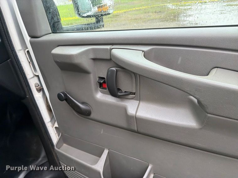 image for item EI7765 2012 Chevrolet Express 3500 box truck