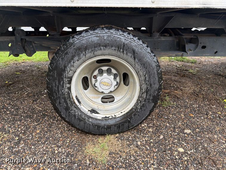 image for item EI7765 2012 Chevrolet Express 3500 box truck