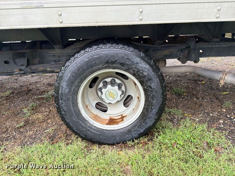 image for item EI7765 2012 Chevrolet Express 3500 box truck