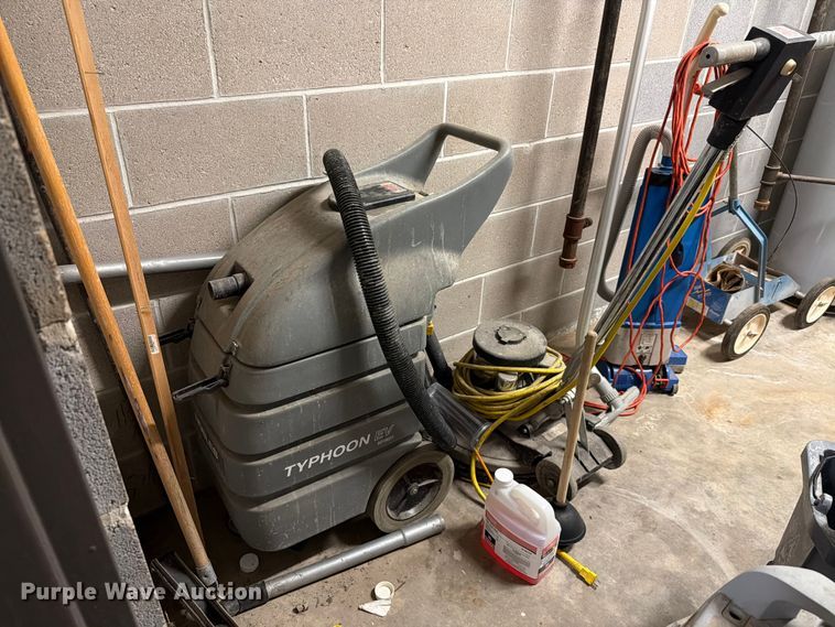 image for item EL0988 Janitorial equipment