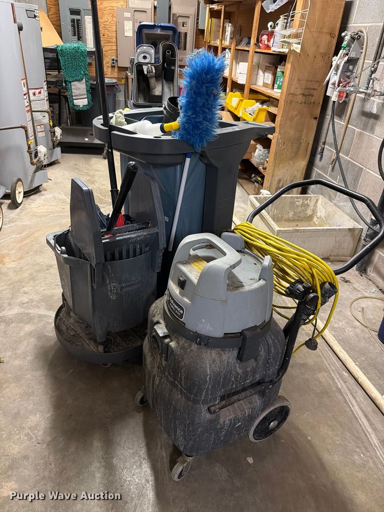 image for item EL0988 Janitorial equipment