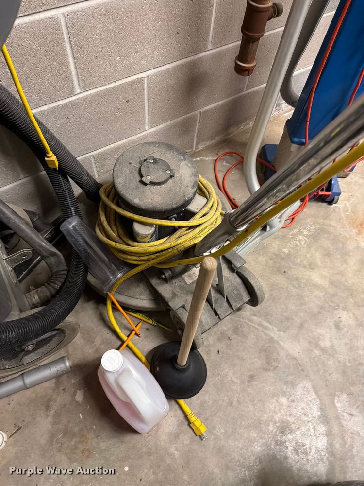 image for item EL0988 Janitorial equipment