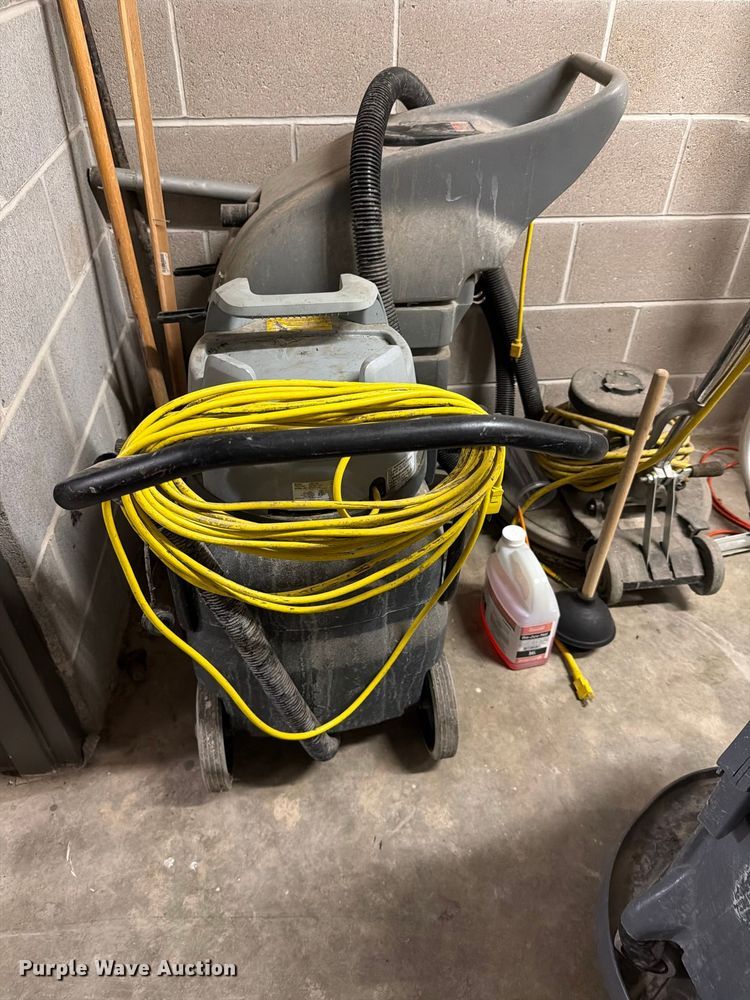 image for item EL0988 Janitorial equipment