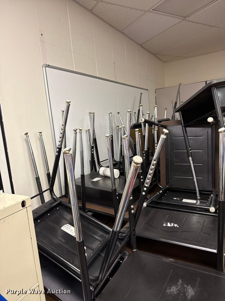 image for item EL0992 Approximately 55 desks 