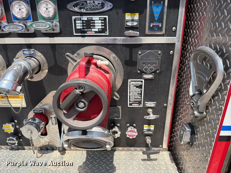 image for item EO8702 2002 Pierce Fire truck aerial platform fire truck