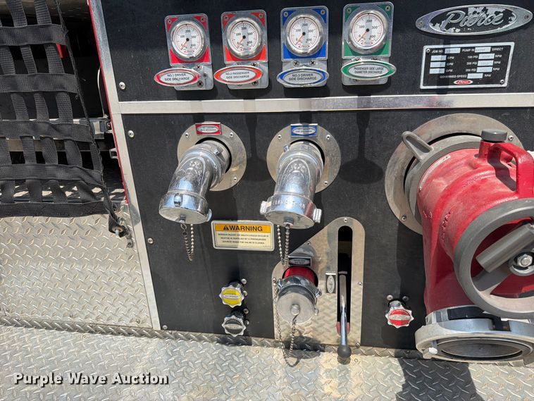 image for item EO8702 2002 Pierce Fire truck aerial platform fire truck