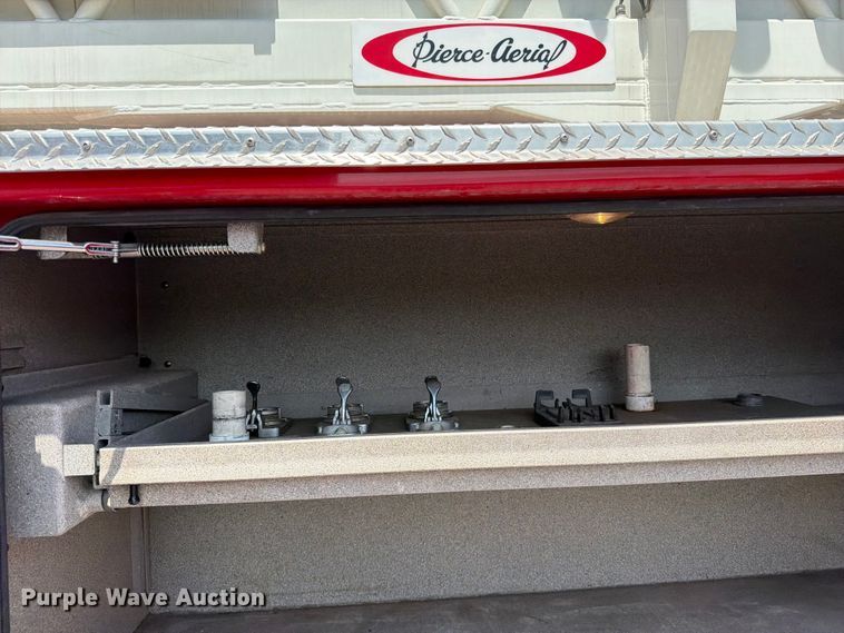image for item EO8702 2002 Pierce Fire truck aerial platform fire truck
