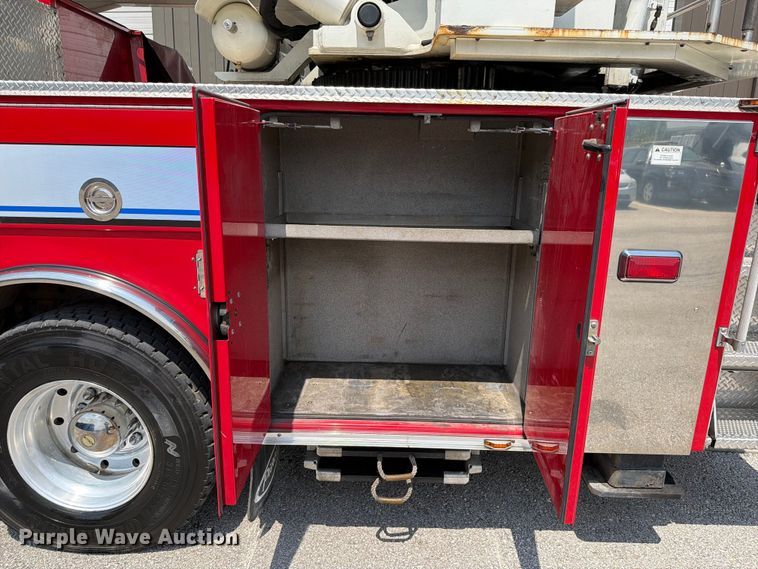 image for item EO8702 2002 Pierce Fire truck aerial platform fire truck