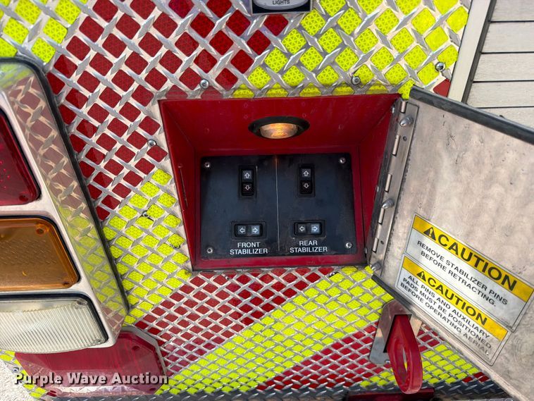 image for item EO8702 2002 Pierce Fire truck aerial platform fire truck