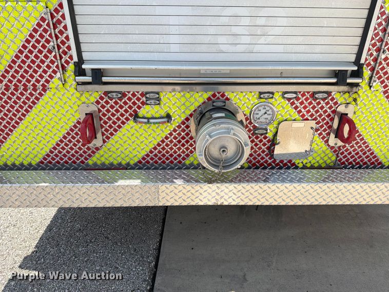image for item EO8702 2002 Pierce Fire truck aerial platform fire truck