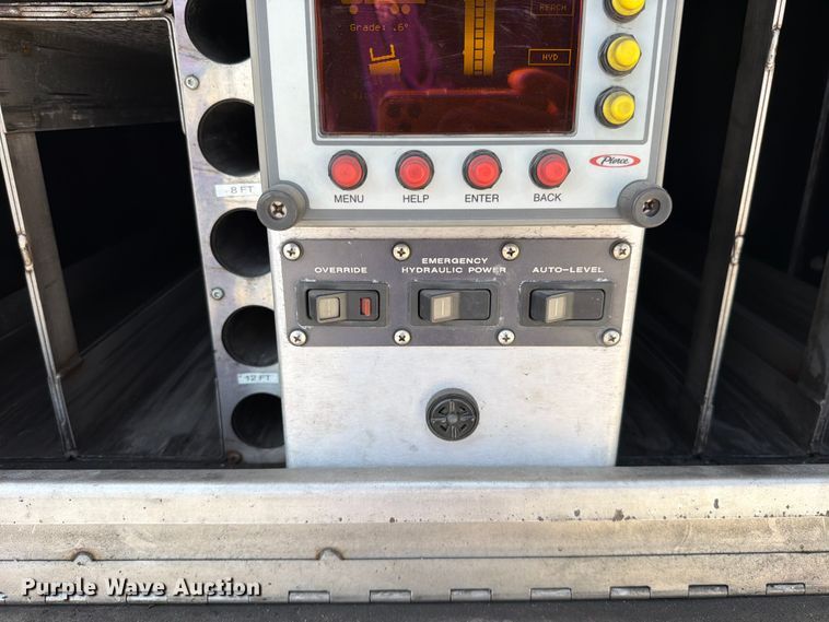 image for item EO8702 2002 Pierce Fire truck aerial platform fire truck