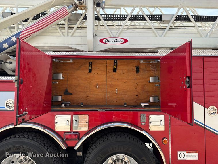 image for item EO8702 2002 Pierce Fire truck aerial platform fire truck