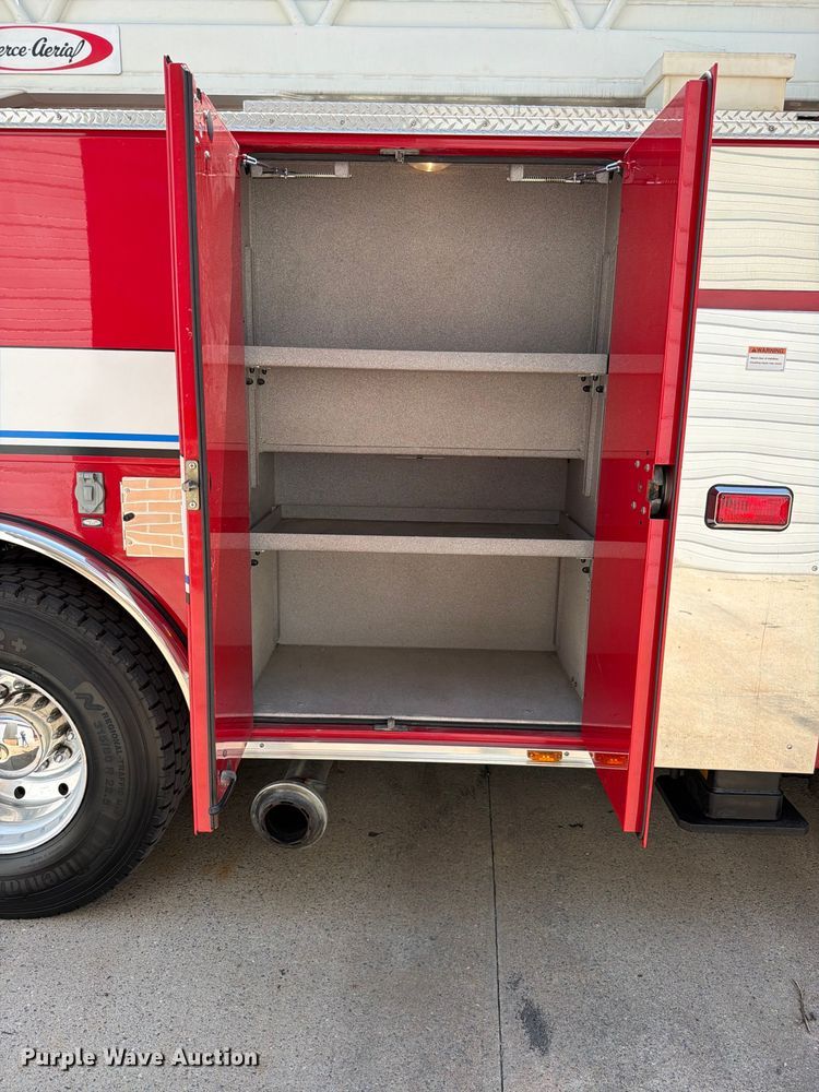 image for item EO8702 2002 Pierce Fire truck aerial platform fire truck