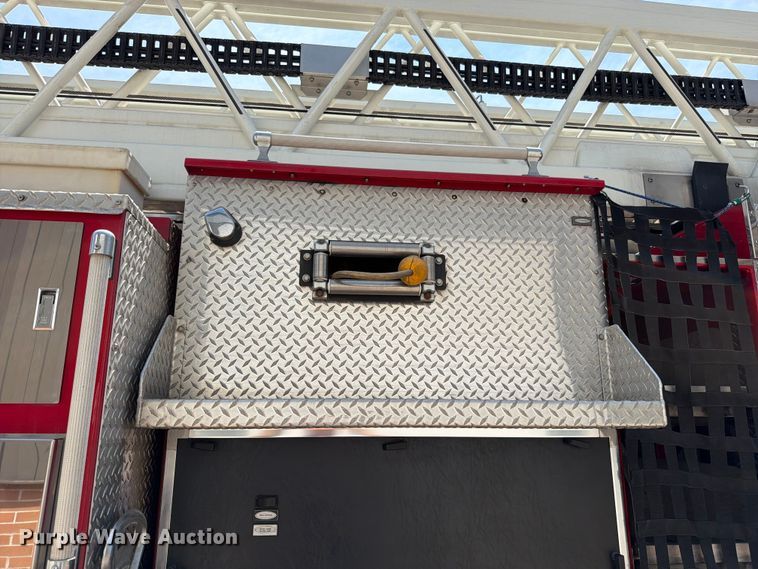 image for item EO8702 2002 Pierce Fire truck aerial platform fire truck