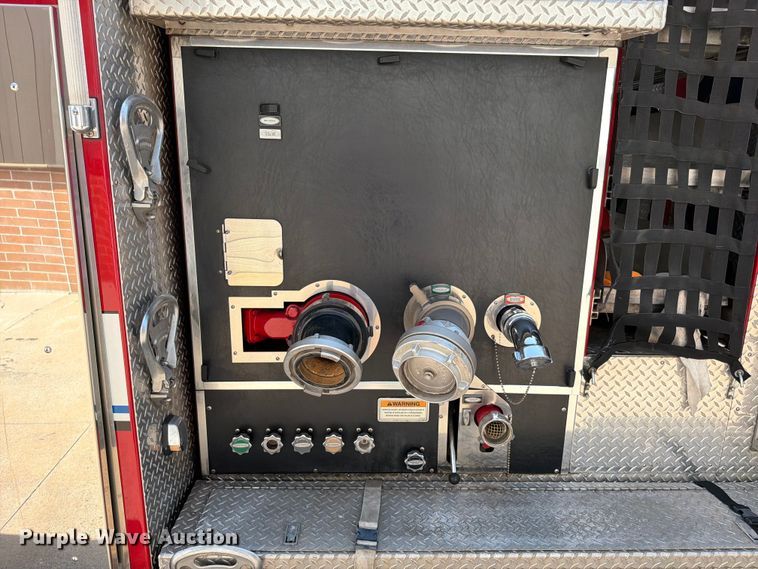 image for item EO8702 2002 Pierce Fire truck aerial platform fire truck
