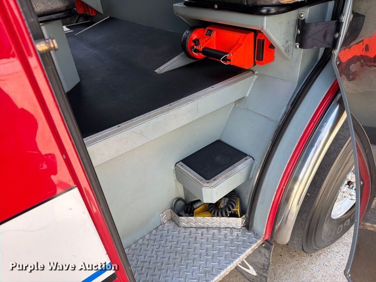 image for item EO8702 2002 Pierce Fire truck aerial platform fire truck